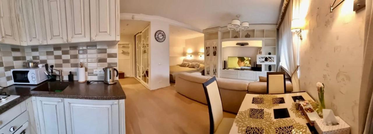 Cozy Studio Apartment In The Center Of Riga Exterior photo